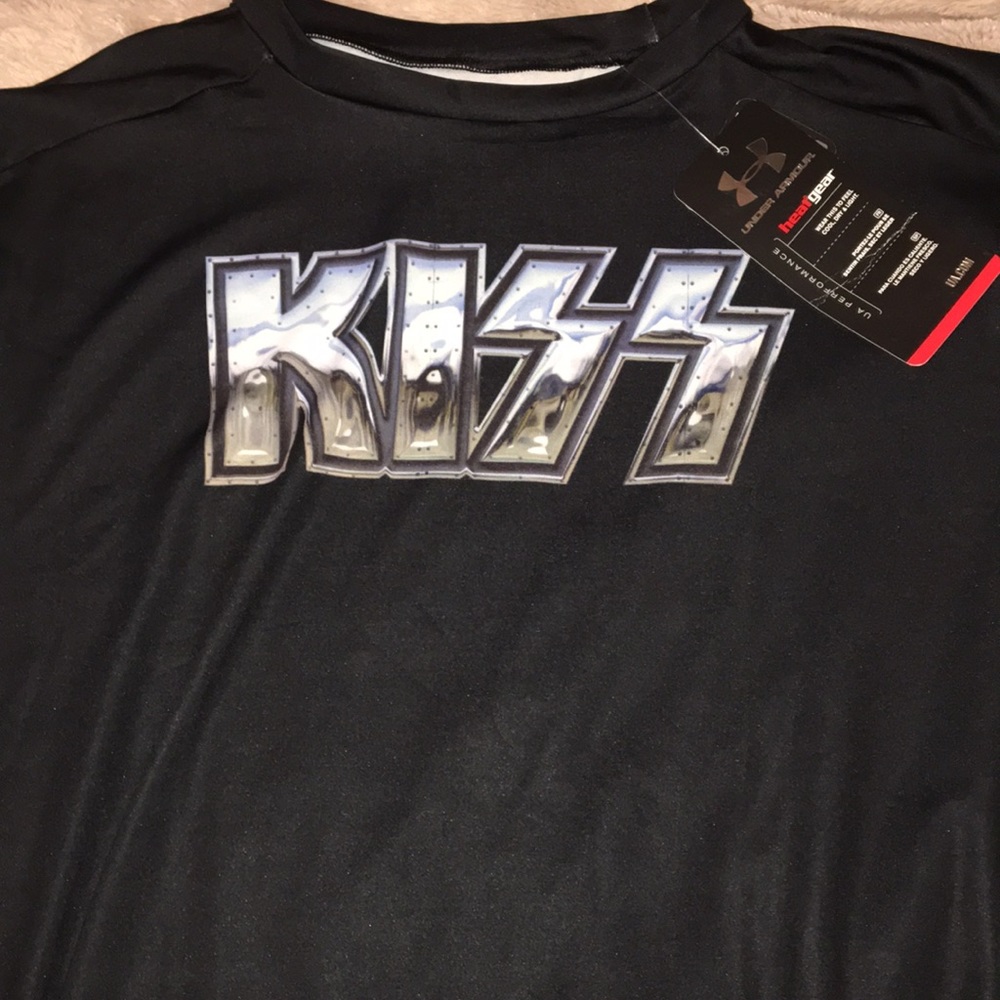 Band kiss under armour shirt